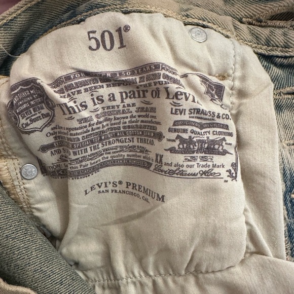 Levi's Premium 501 Original Fit Women’s Straight Denim Jeans- Size 24 - Picture 9 of 11